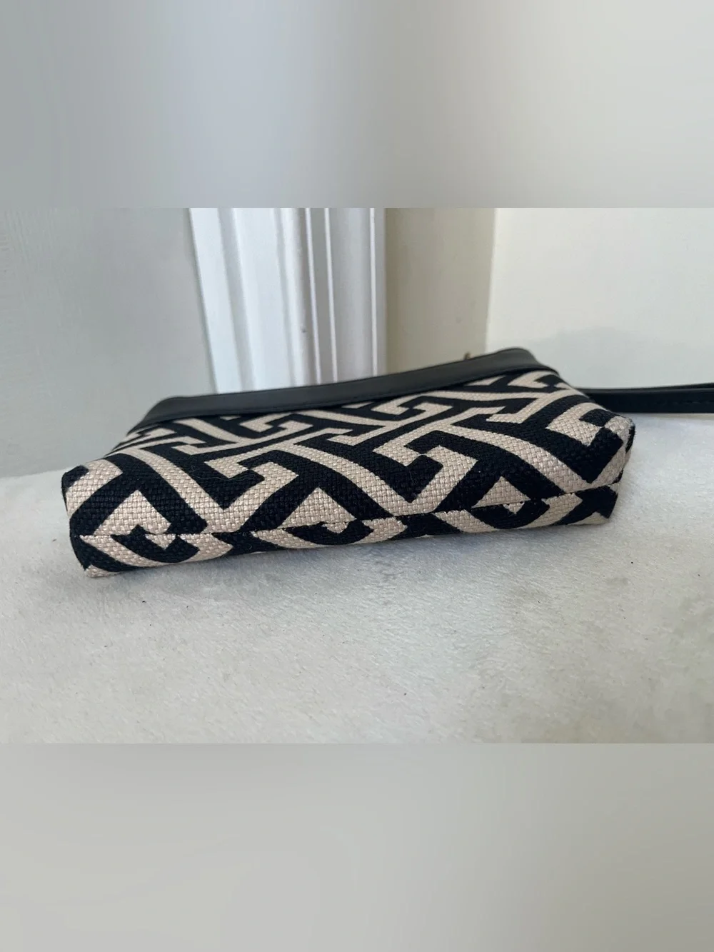 Stylish Black & Cream Geometric Wristlet with Red Accents